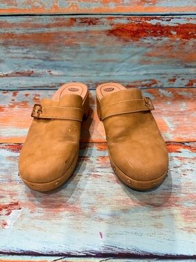Dr. Scholl's Tan Leather Clog Mules with Buckle Accent